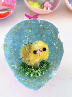 Påskeophæng af æggeskal