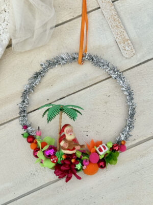 Julekrans i grøn, orange og pink