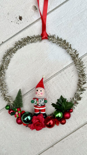 Julekrans med retro Daells Varehus nisse