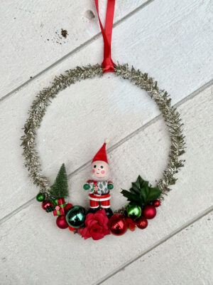 Julekrans med retro Daells Varehus nisse