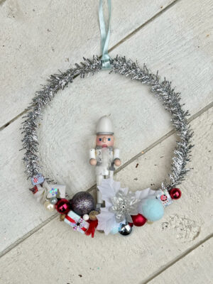 Julekrans med nøddeknækker