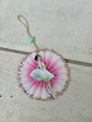 Rosette ballerina / hare